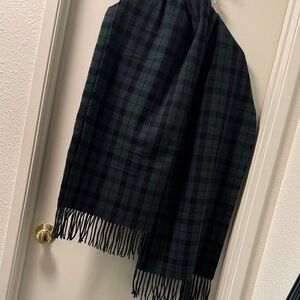 Jcrew Black Watch Tartan Plaid Fringe Scarf Wrap in Green and Black